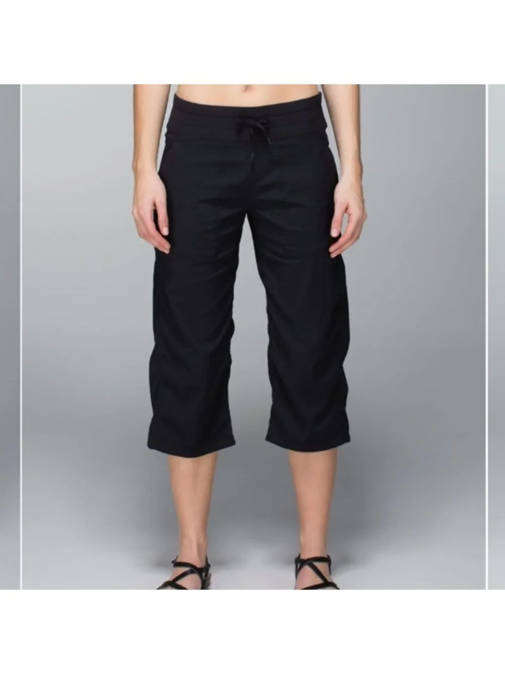 Lululemon Studio Crop Black EUC